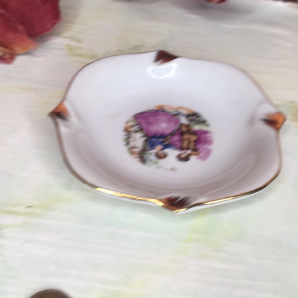 Vintage MCM Porcelain   Fragonard’s Courting Couple  Ashtray Trinket Dish - Picture 4 of 9